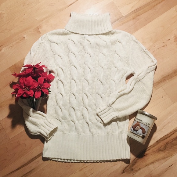 SPRING SALE
Vintage 80’s Creamy White Cable Knit Long Sweater - Picture 2 of 6